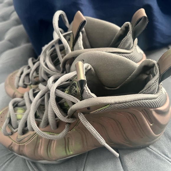 Women Air Foamposite One - Picture 3 of 4